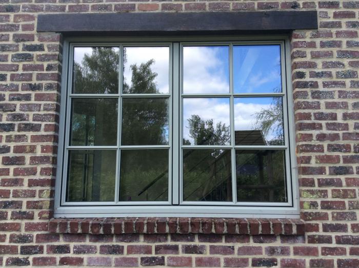 Menuiserie Sac - Fenêtre aluminium à croisillons